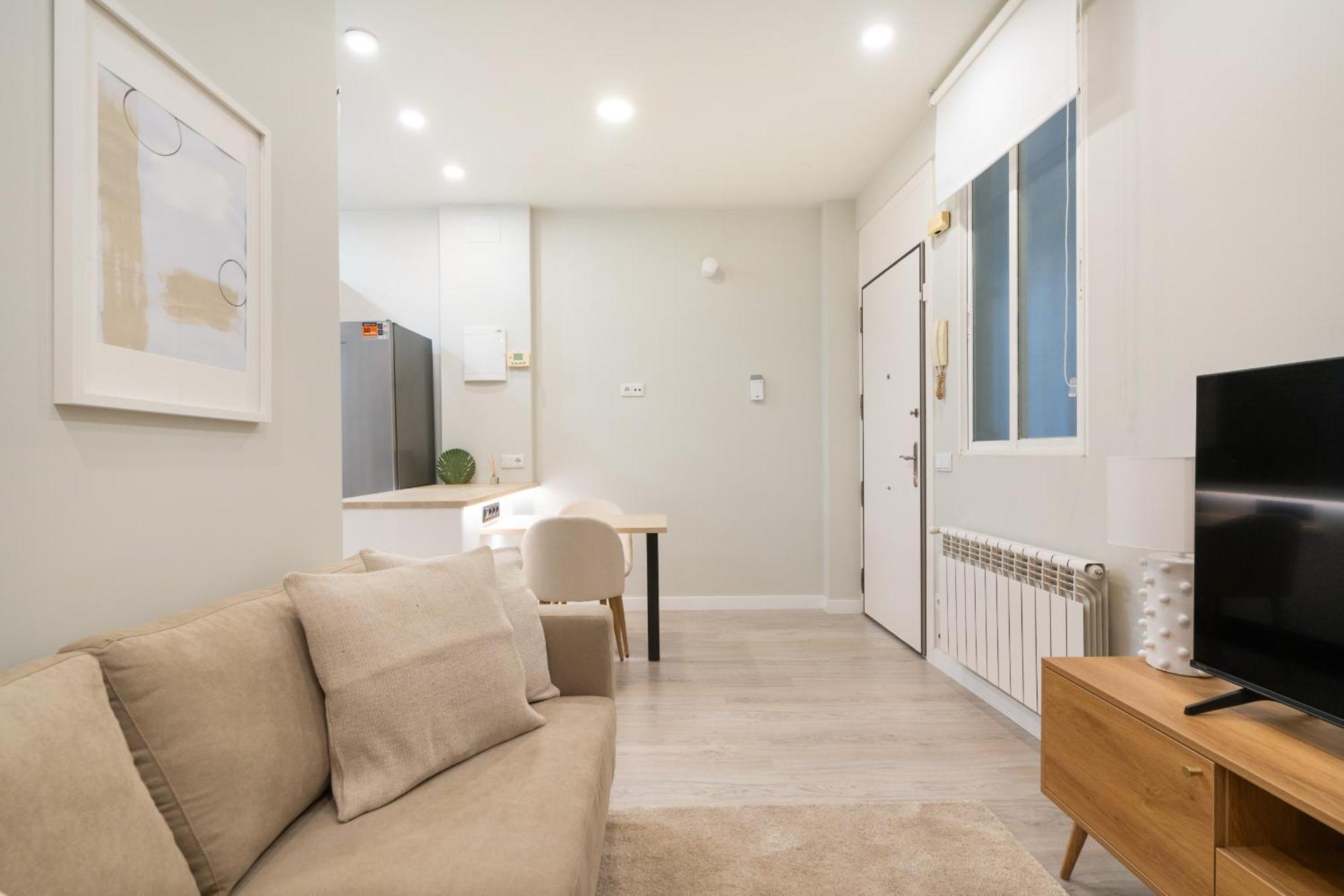 Apartamento Reformado En Metro Ibiza Alquiler Temporal Madrid Exterior foto