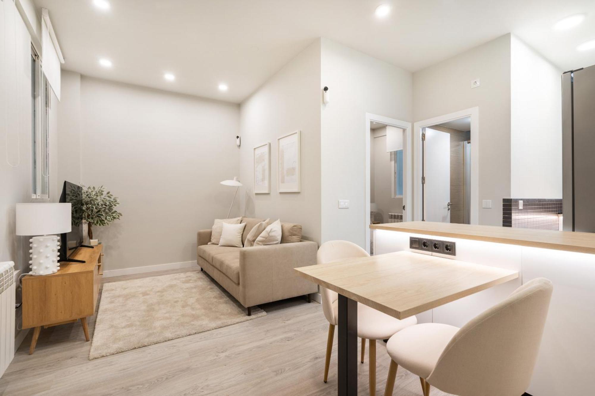 Apartamento Reformado En Metro Ibiza Alquiler Temporal Madrid Exterior foto