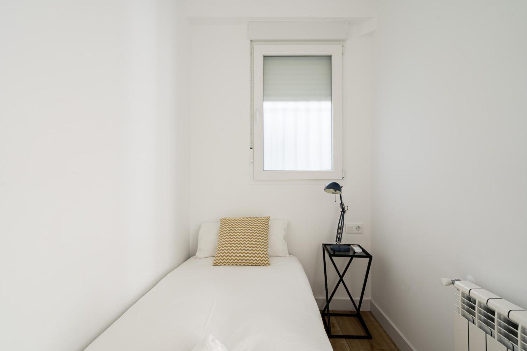 Apartamento Reformado En Metro Ibiza Alquiler Temporal Madrid Exterior foto